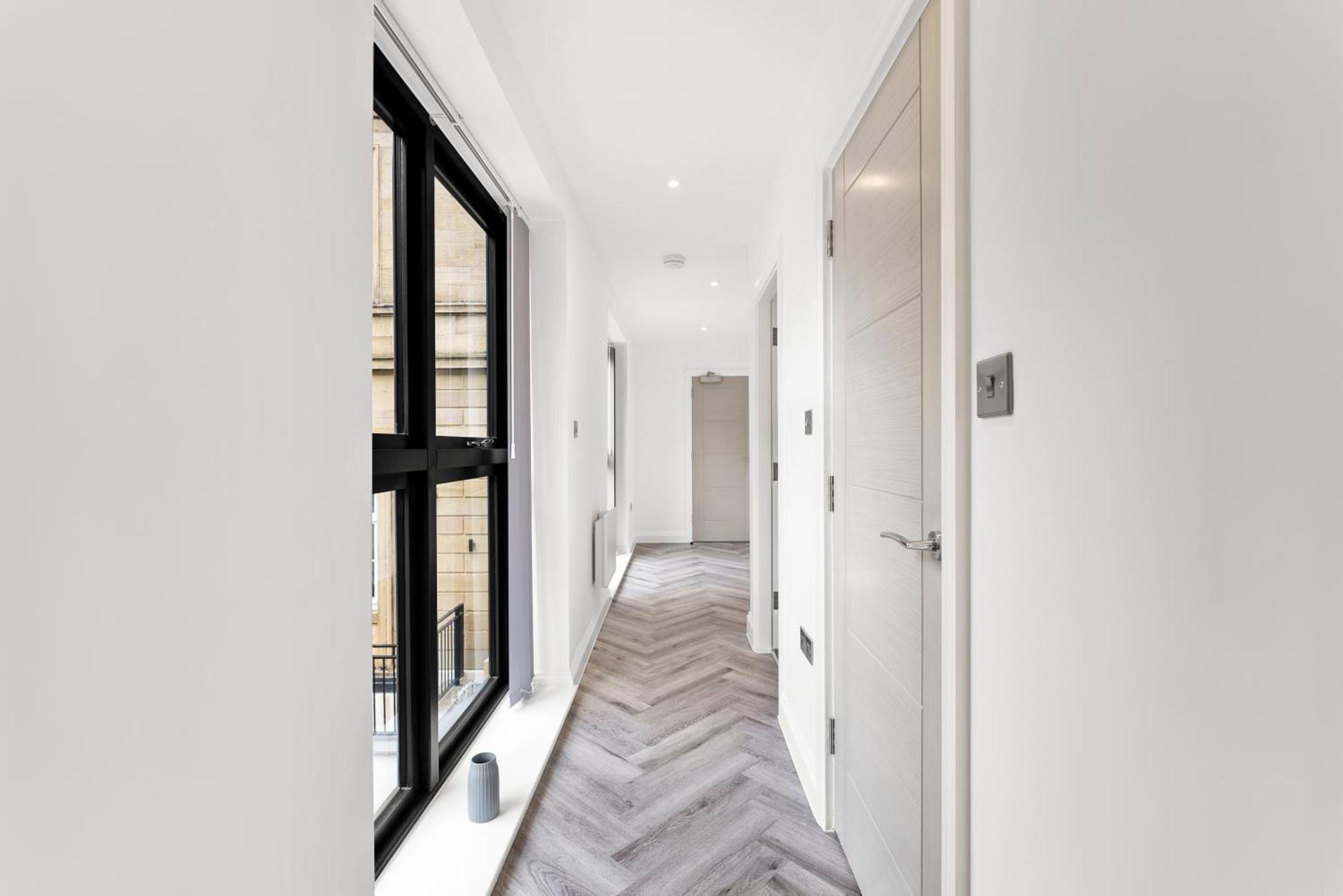 Stylish Large Leeds Apartment - Parking Екстериор снимка