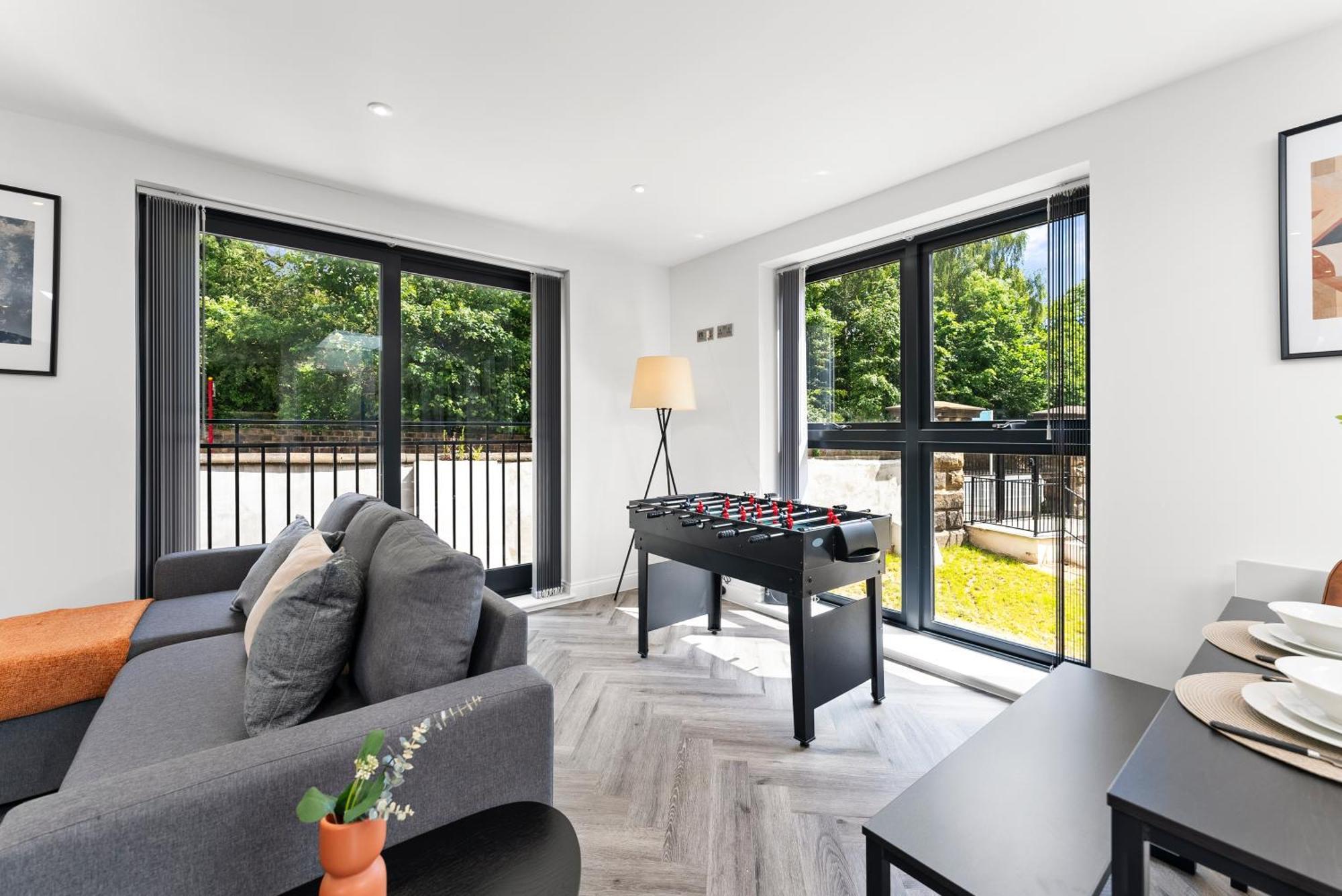 Stylish Large Leeds Apartment - Parking Екстериор снимка