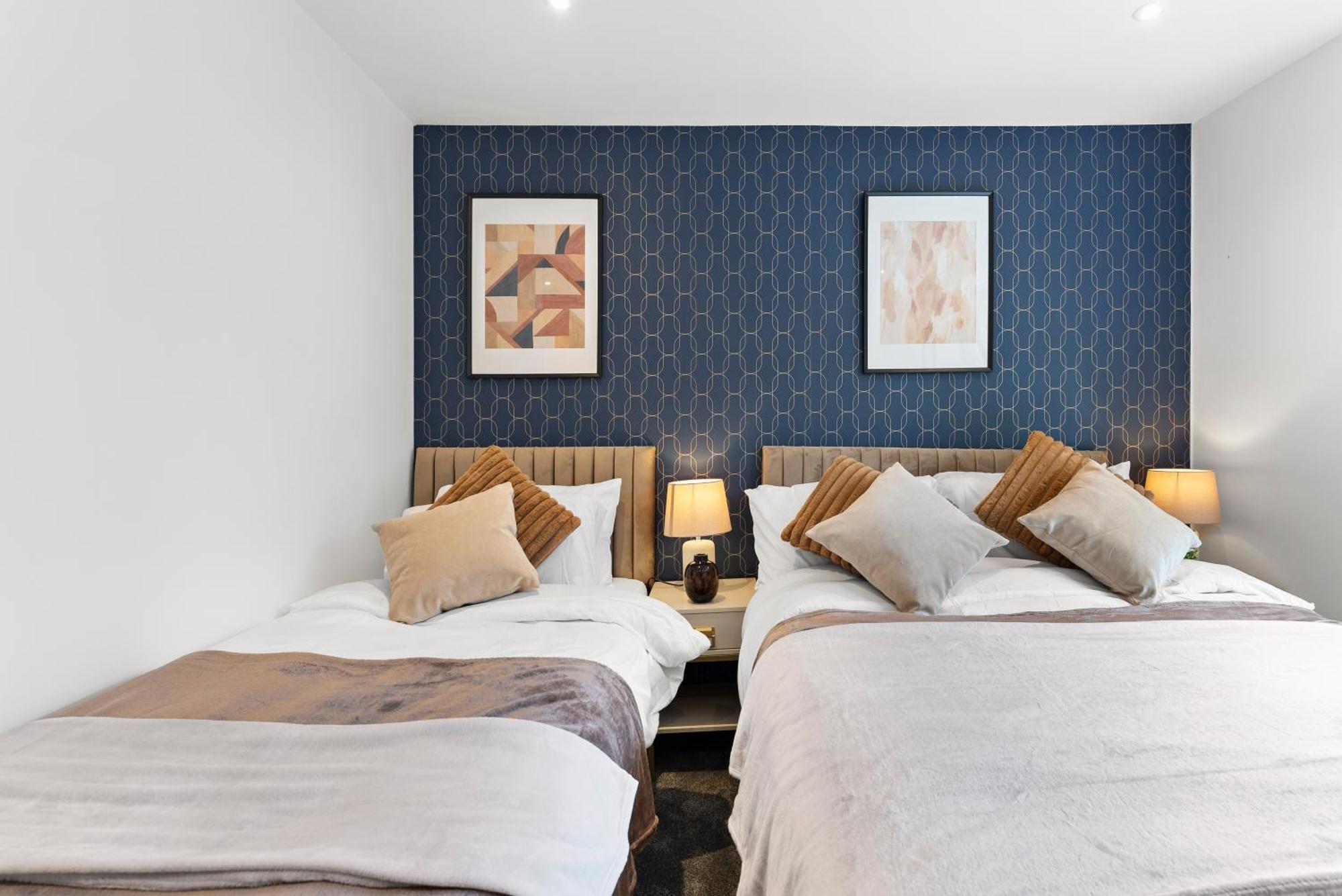 Stylish Large Leeds Apartment - Parking Екстериор снимка