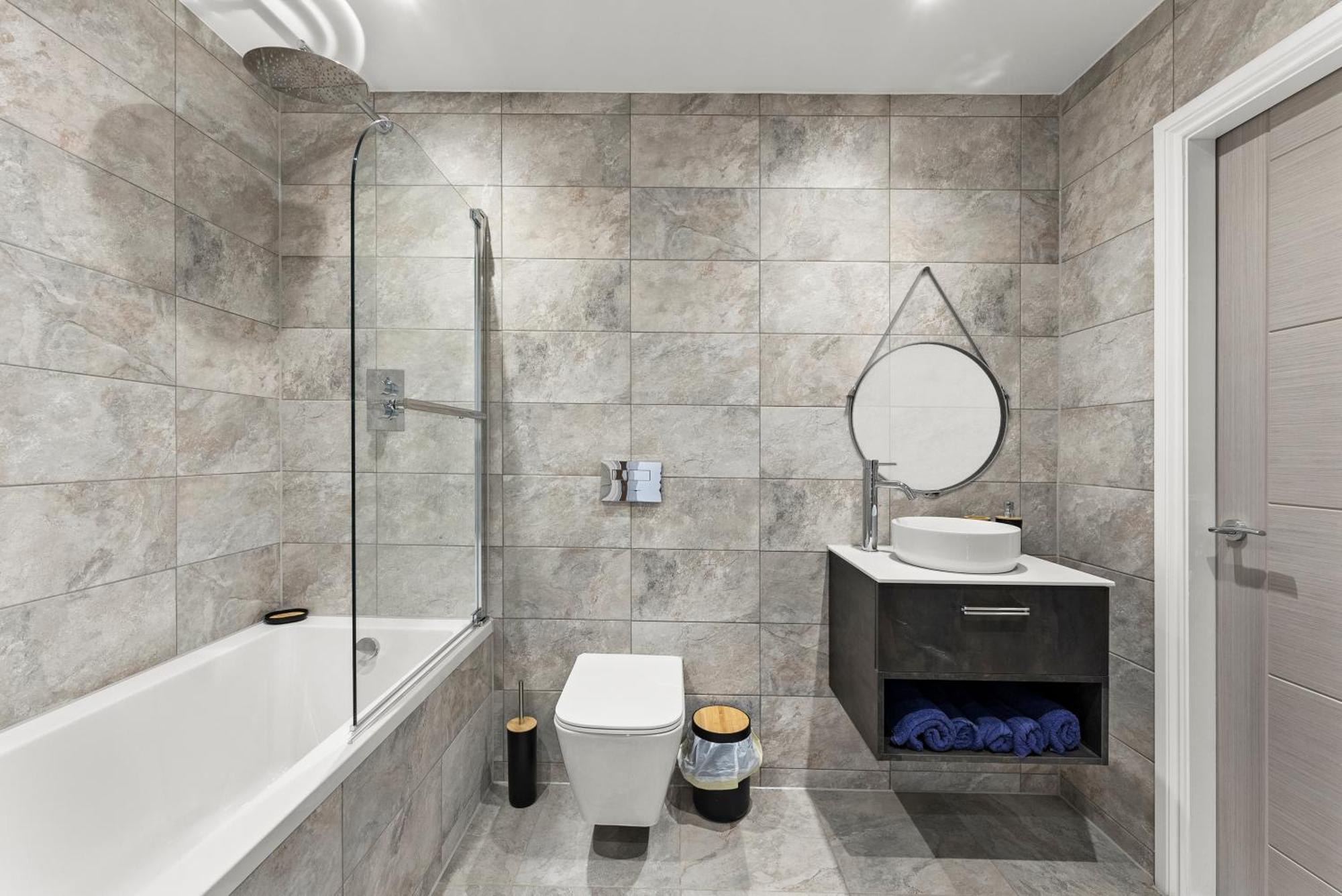 Stylish Large Leeds Apartment - Parking Екстериор снимка