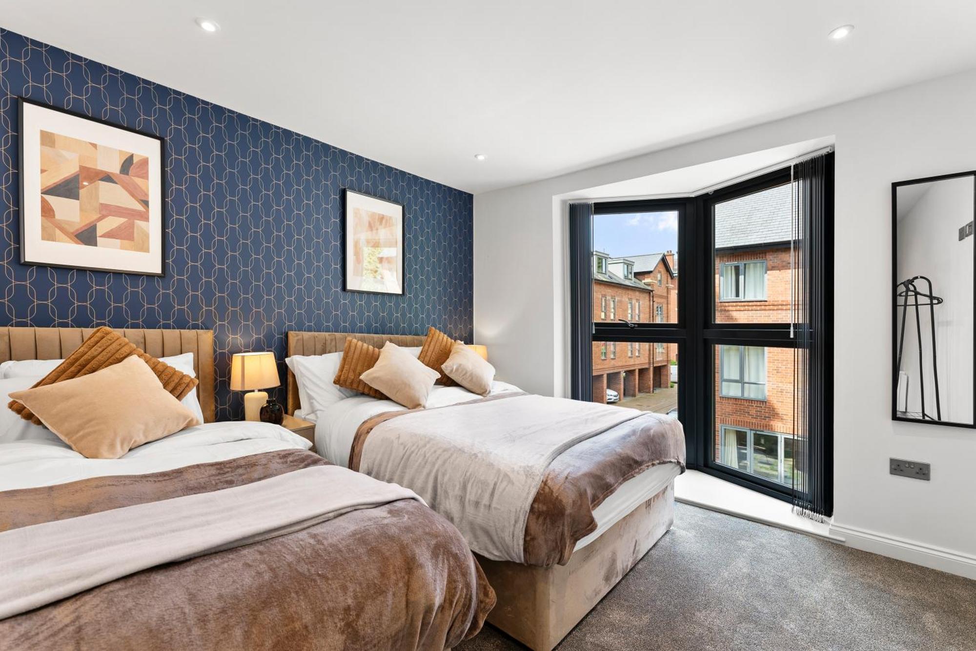 Stylish Large Leeds Apartment - Parking Екстериор снимка