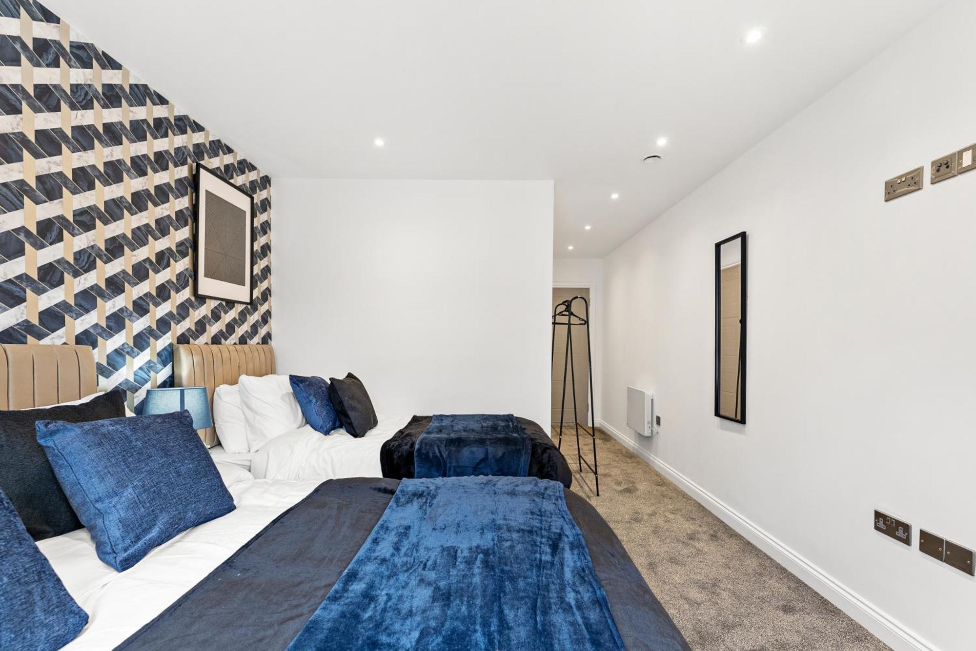 Stylish Large Leeds Apartment - Parking Екстериор снимка