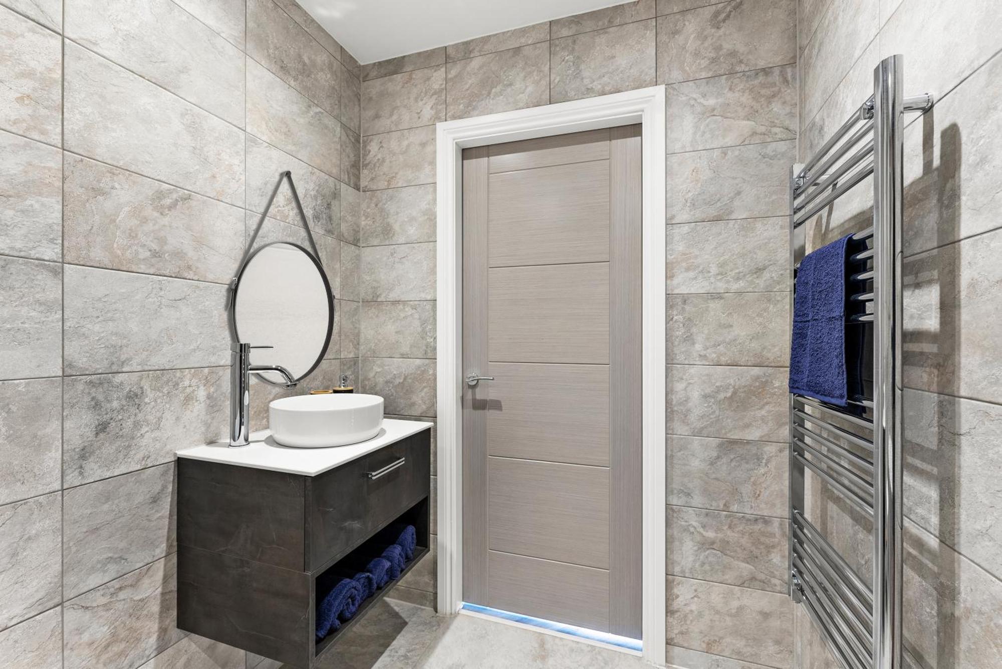 Stylish Large Leeds Apartment - Parking Екстериор снимка
